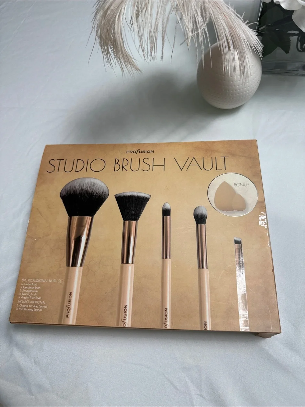 Profusion Cosmetics Beige and Rose Gold Studio Brush Vault Set